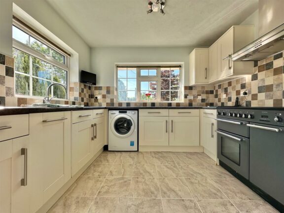 'Highfield' 5 Image