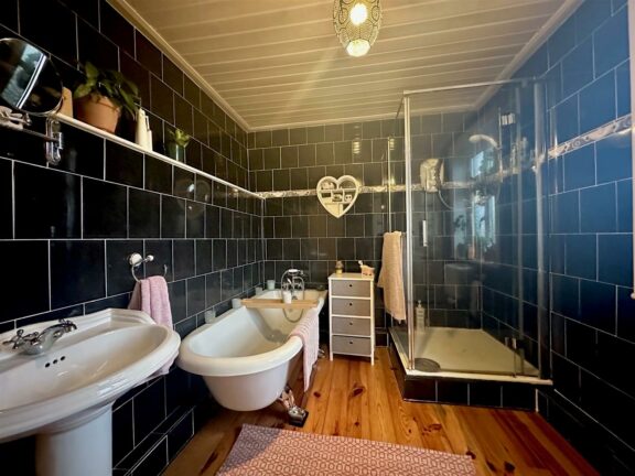 2 Hough Cottages Image