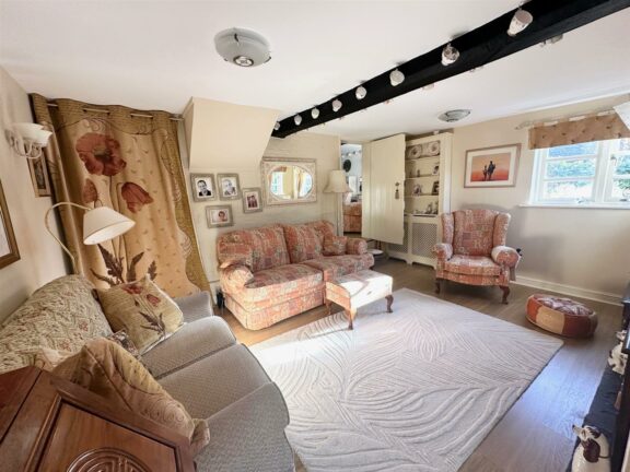 Ivy Cottage Image