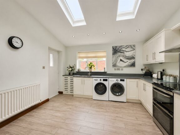 Yew Tree Cottage Image