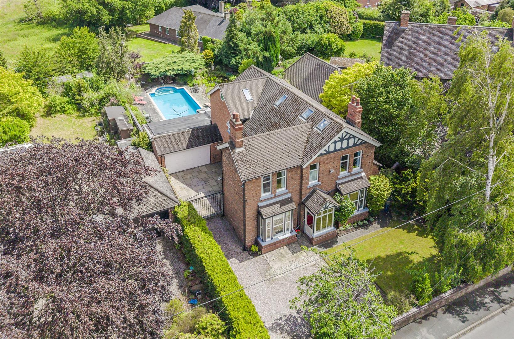 'Holmleigh', 150 Image