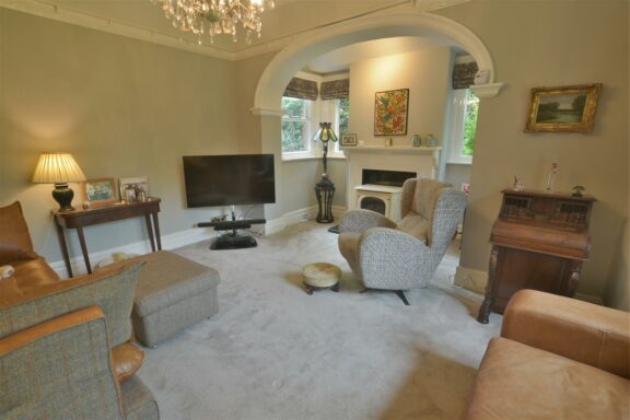 'Holmleigh', 150 Image