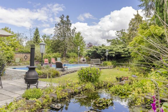'Holmleigh', 150 Image