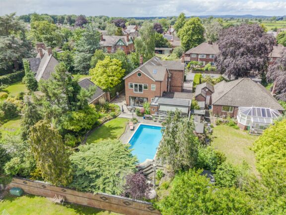 'Holmleigh', 150 Image