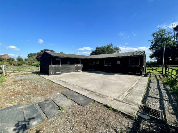 Foxley Brow Stables Image