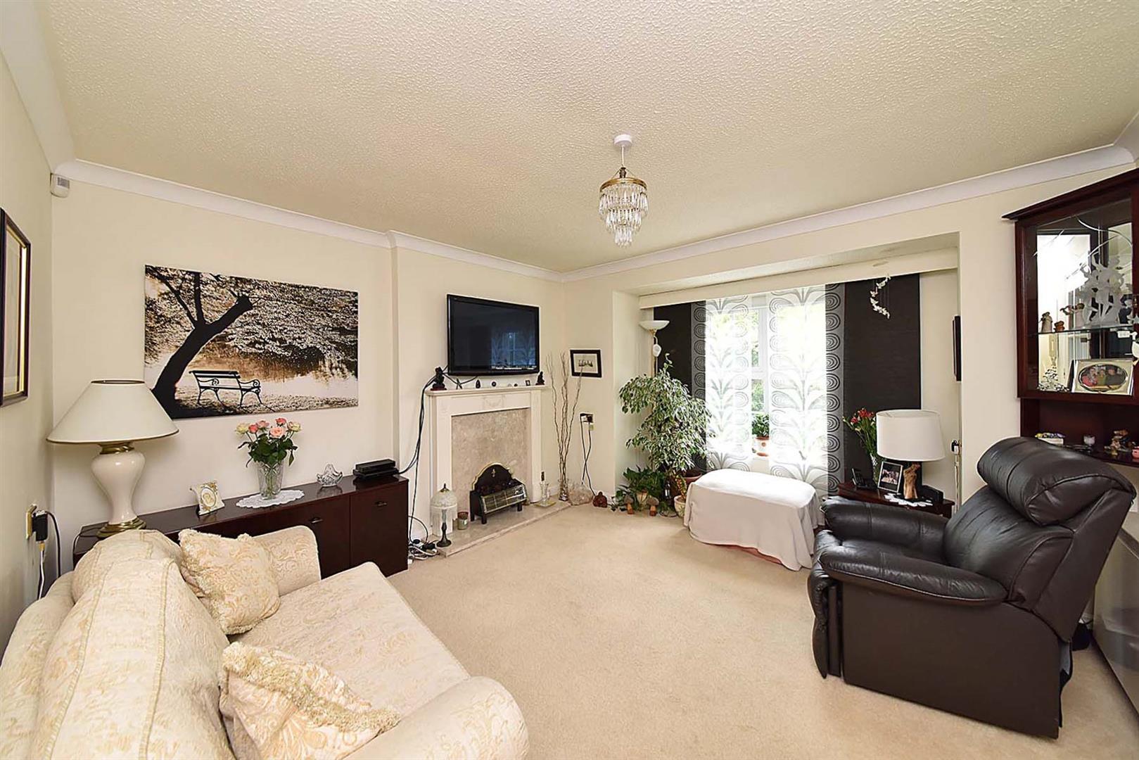 3 Chestnut Mews Image