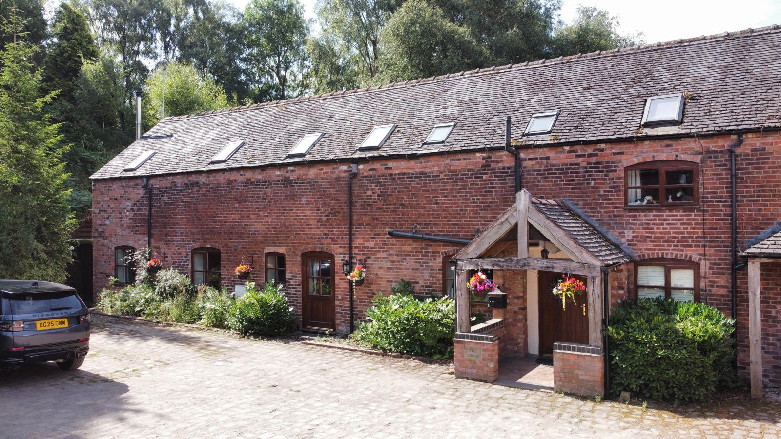 The Lodge, Image