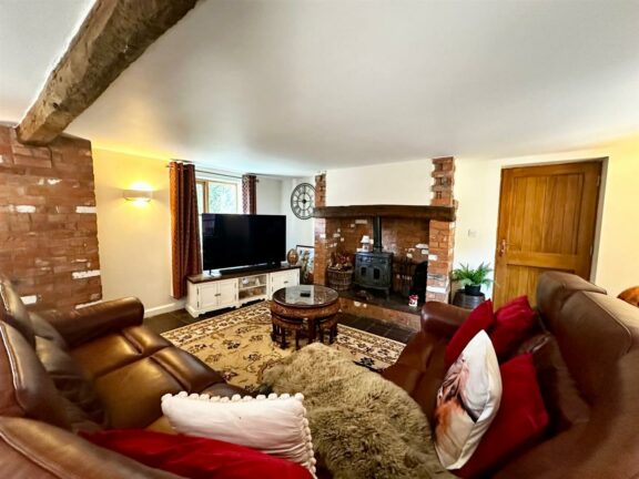 The Lodge, Image