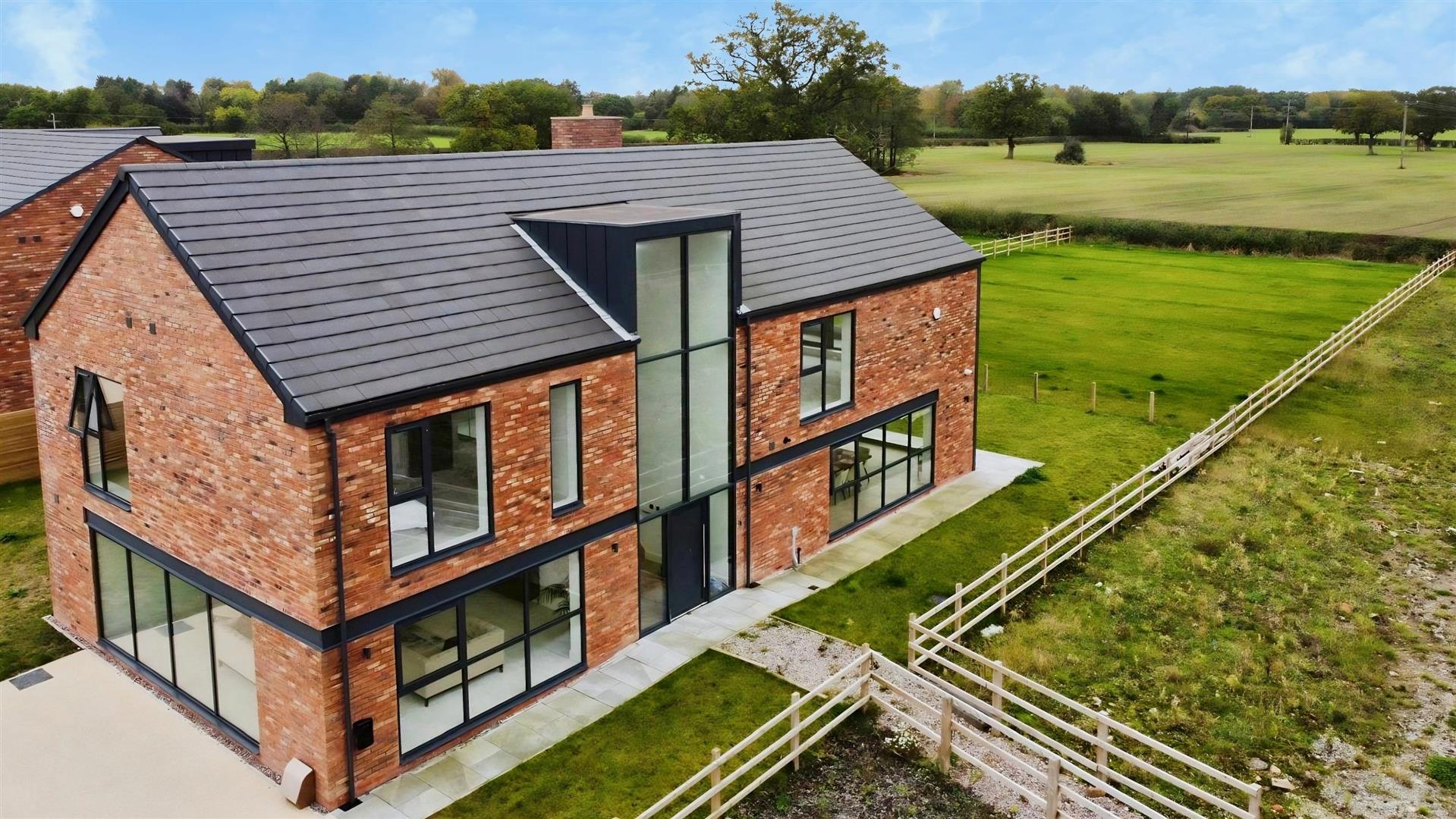 1 & 4 The Paddocks Image