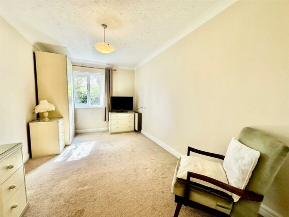 12, Beechwood Image