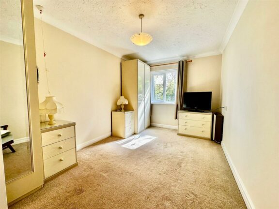 12, Beechwood Image