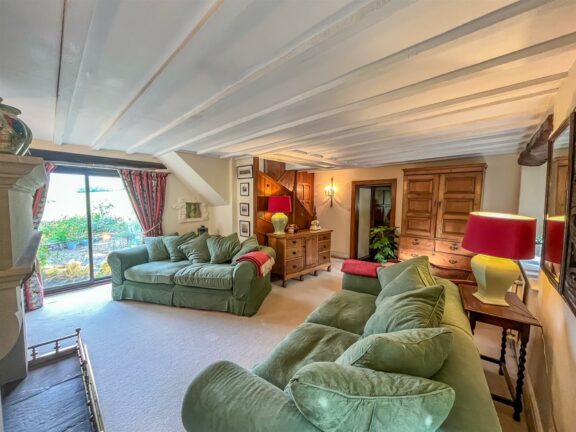 Chamber Knowle Farm Image