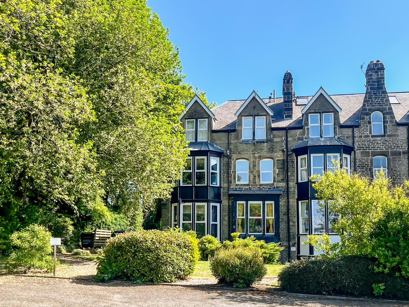 Flat 2, Athelstane Terrace Image