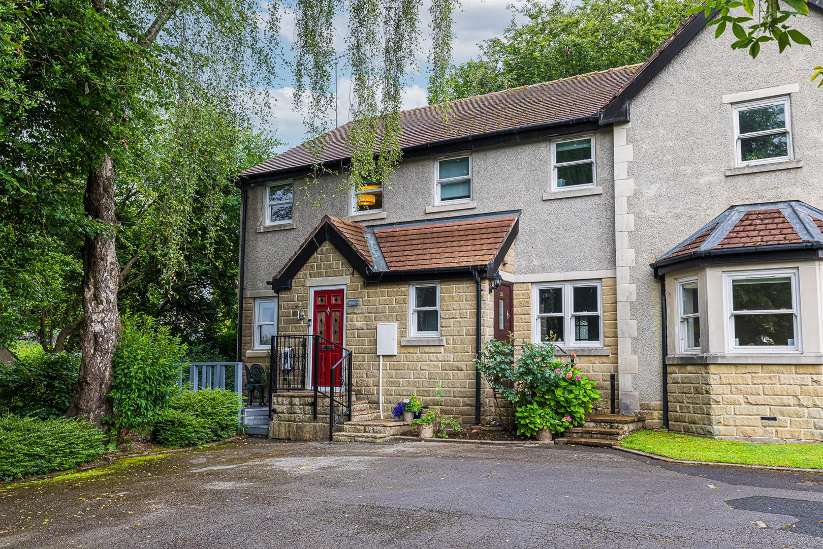 27 Heathfield Gardens Image