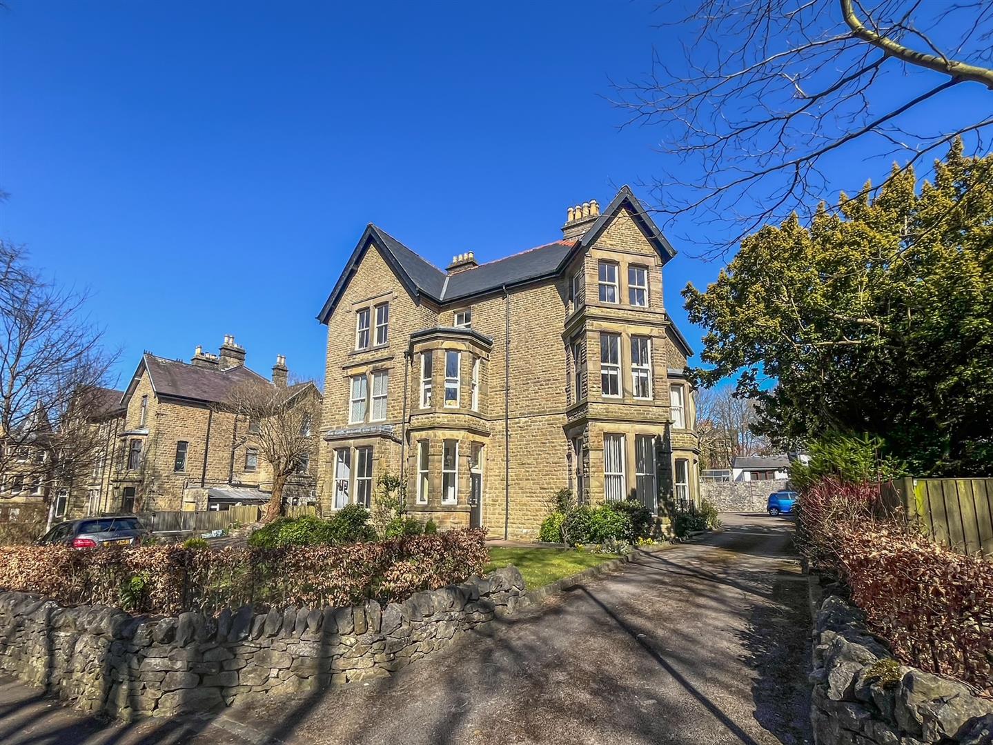 Apartment 3, 21 Image